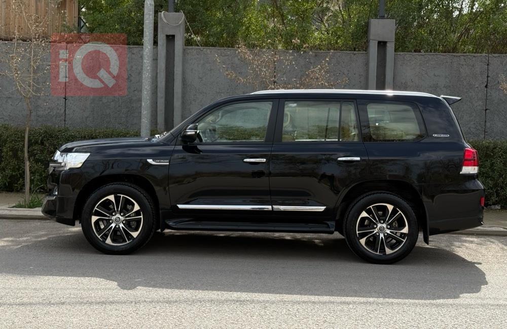 تويوتا لاندكروزر